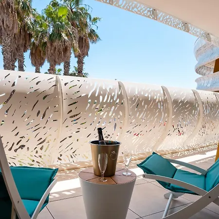 Vibes Origin - Couple Only - Rooftop - Piscine - Garage - Village Naturiste דירה *